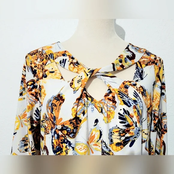 Attitudes by René Butterfly Print Tunic Top Women Small Keyhole Neck Relaxed Fit - Picture 5 of 14